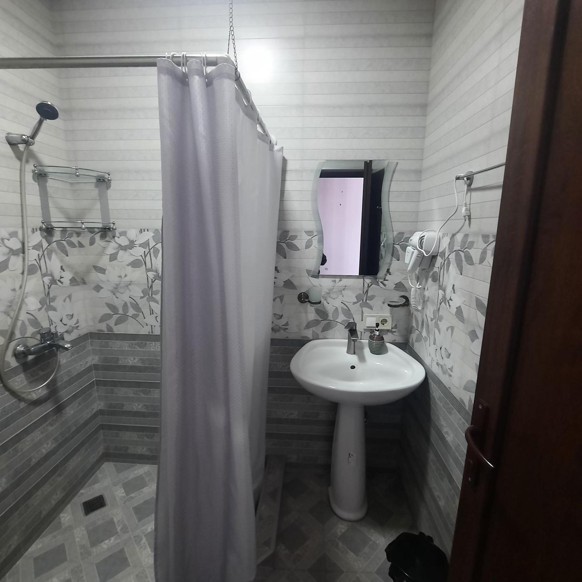 Gio-Nika Hotel Kazbegi Bagian luar foto