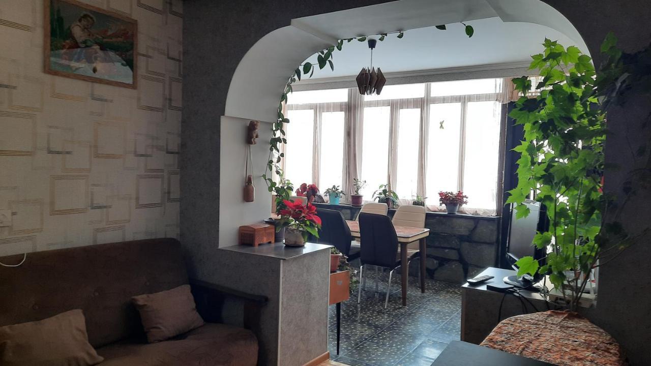 Gio-Nika Hotel Kazbegi Bagian luar foto